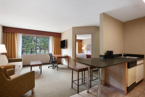 Ramada Hotel & Suites Toms River NJ Suite